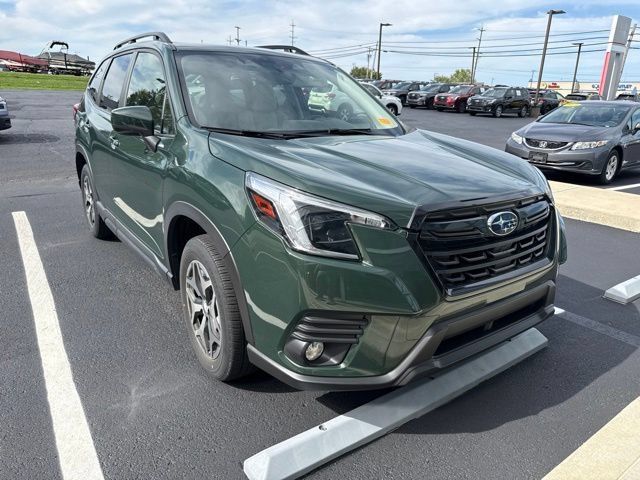Used 2022 Subaru Forester Premium AWD/4WD image 1