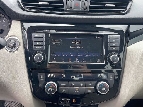 Used 2019 Nissan Rogue Sport SV w/ All-Weather Package image 17