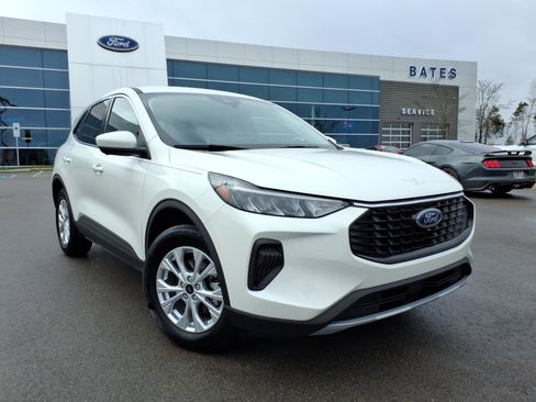 Certified 2023 Ford Escape Active w/ Tech Pack #2 image 1