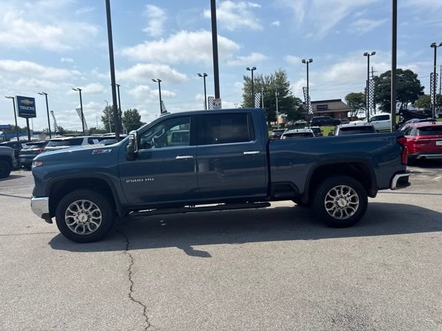 Used 2025 Chevrolet Silverado 2500 LTZ w/ LTZ Convenience Package AWD/4WD image 6