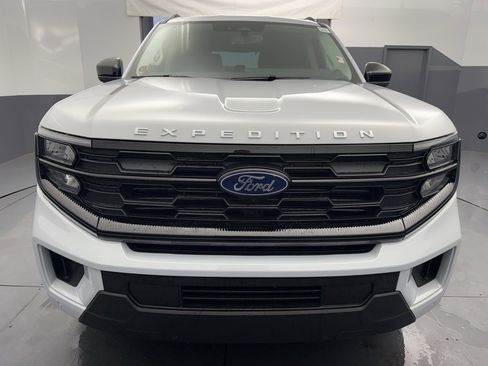 New 2025 Ford Expedition Active image 8