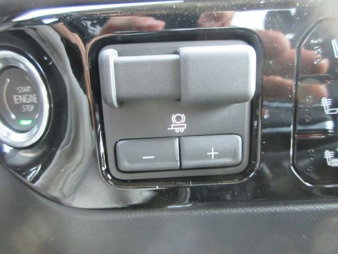 New 2026 GMC Sierra 1500 SLT image 19