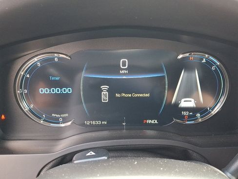 Used 2018 Cadillac Escalade ESV Platinum AWD/4WD image 24