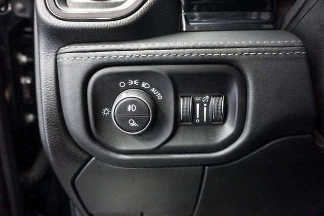 Used 2025 RAM 2500 Limited AWD/4WD image 14