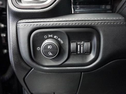 Used 2025 RAM 2500 Limited AWD/4WD image 14