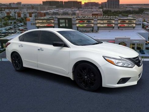 Used 2018 Nissan Altima 2.5 SR w/ SR Midnight Edition FWD image 1