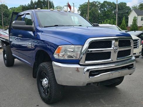 Used 2015 RAM 2500 Tradesman w/ Chrome Appearance Group AWD/4WD image 3