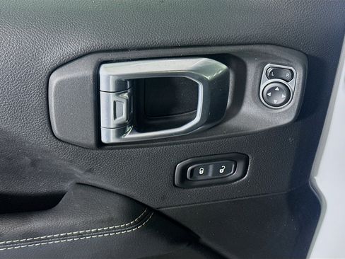 Used 2023 Jeep Wrangler Sahara image 15