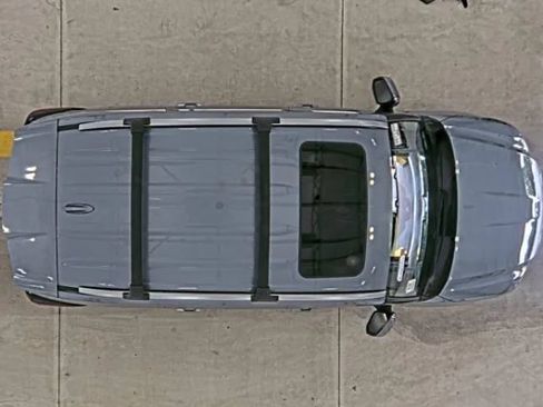 Used 2021 Toyota Highlander XLE AWD/4WD image 49