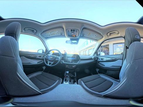 Used 2024 Chevrolet TrailBlazer LT w/ Convenience Package image 35
