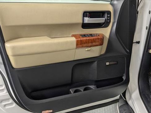 Used 2019 Toyota Sequoia Platinum image 11