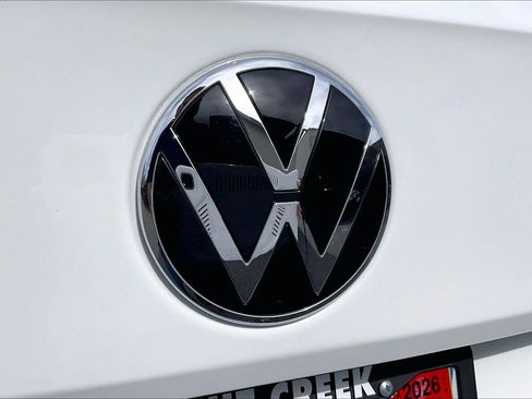 Certified 2022 Volkswagen Taos SE image 31