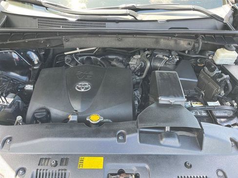 Used 2017 Toyota Highlander XLE w/ Protection Package #3 AWD/4WD image 25