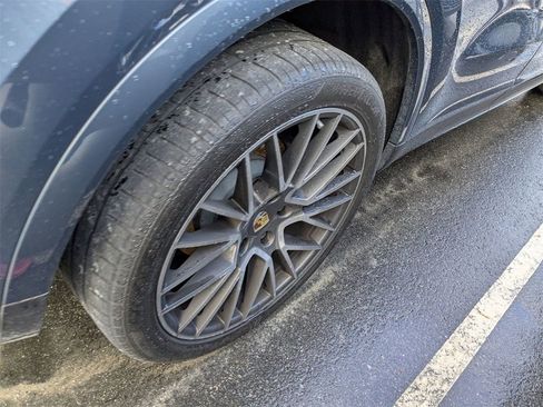 Used 2019 Porsche Cayenne image 10