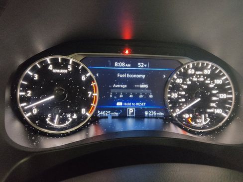 Used 2024 Nissan Altima 2.5 SV image 23