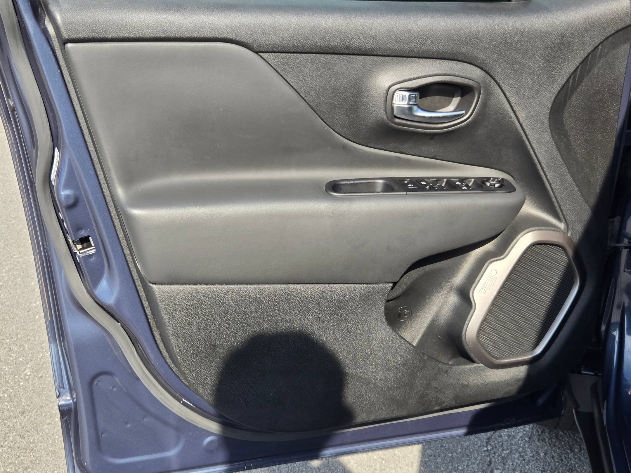 Used 2022 Jeep Renegade Latitude AWD/4WD image 20