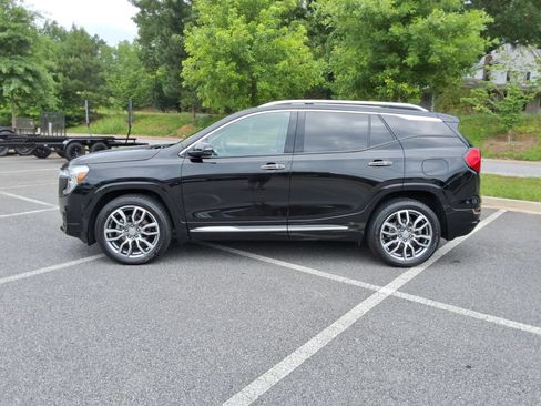 Certified 2024 GMC Terrain Denali w/ Denali Premium Package AWD/4WD image 8