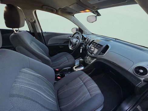Used 2016 Chevrolet Sonic LT image 9