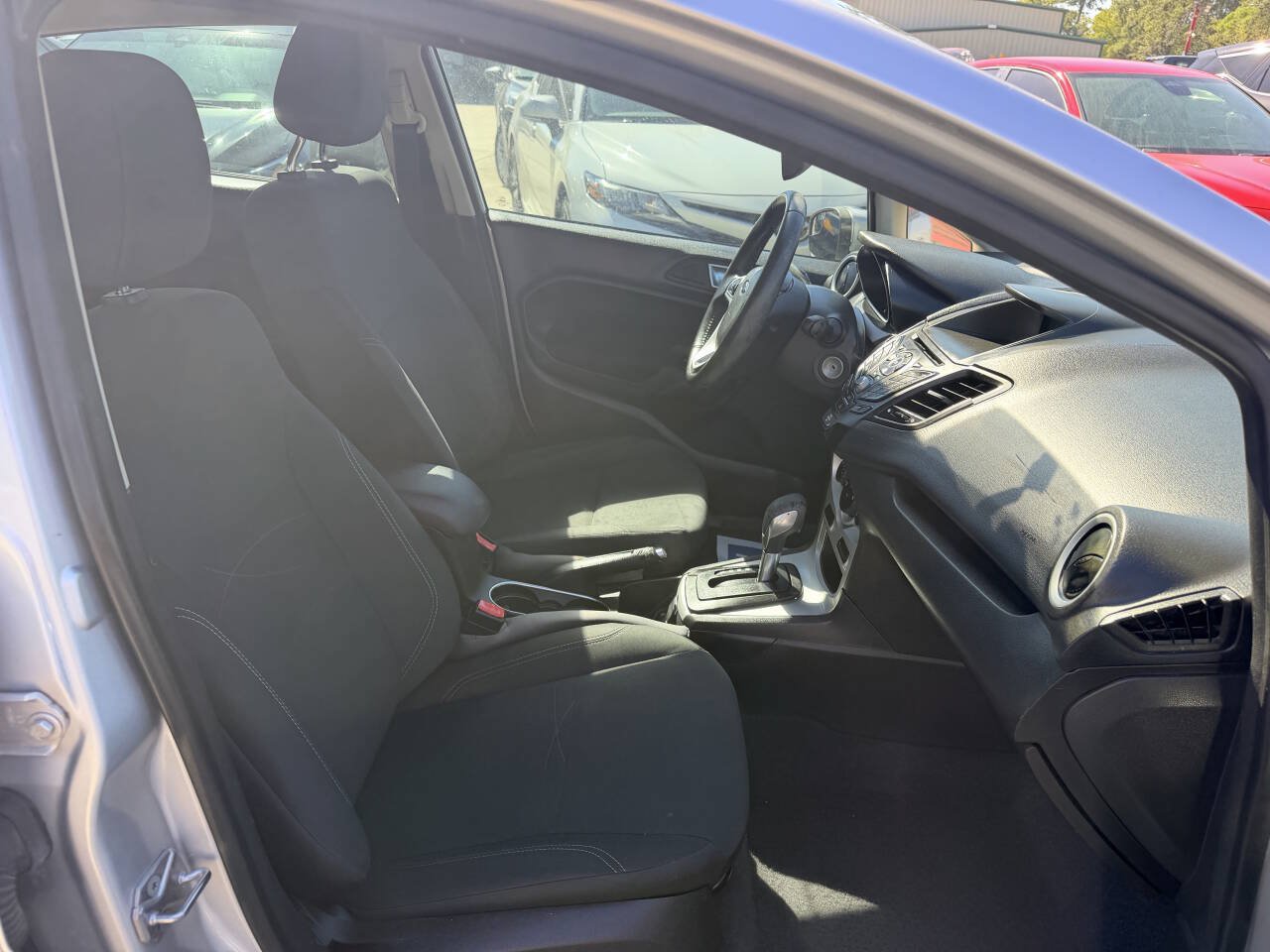 Used 2016 Ford Fiesta SE FWD image 24