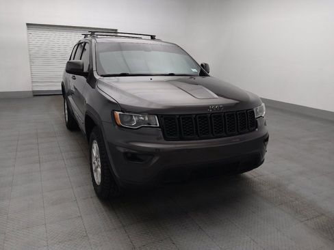 Used 2019 Jeep Grand Cherokee Laredo AWD/4WD image 14
