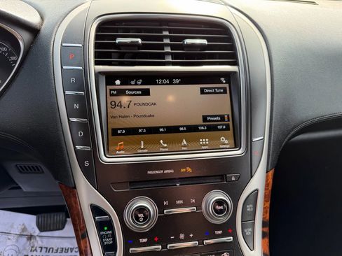 Used 2018 Lincoln MKX Reserve w/ Lincoln MKX Climate Package image 22