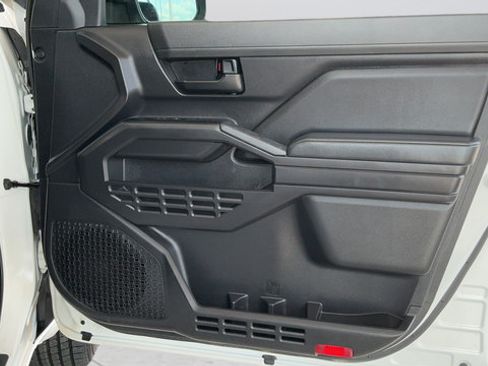 Used 2024 Toyota Tacoma SR AWD/4WD image 23