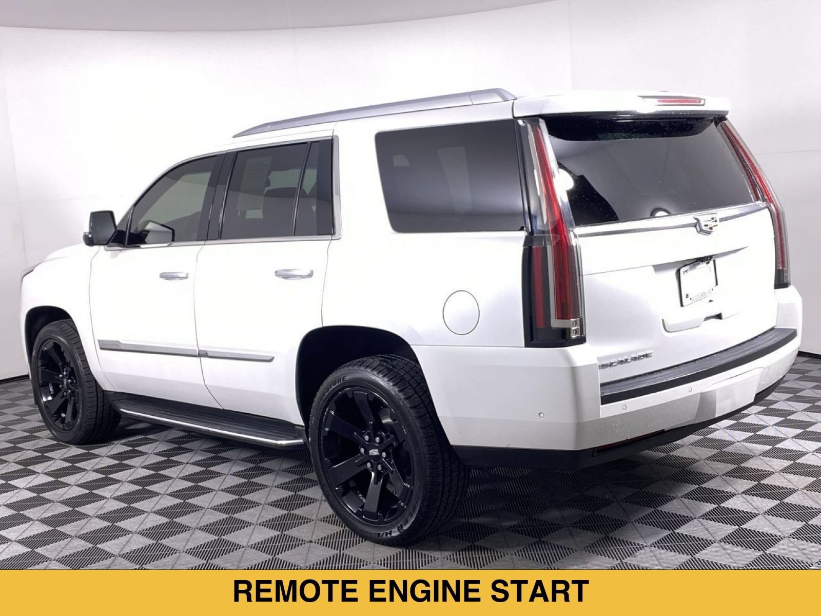 Used 2017 Cadillac Escalade Luxury AWD/4WD image 20