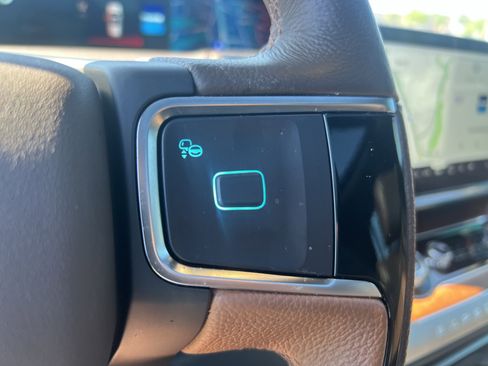 Used 2025 Ford Expedition King Ranch AWD/4WD image 22