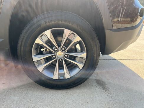 New 2026 Chevrolet Equinox LT w/ Convenience Package II FWD image 8