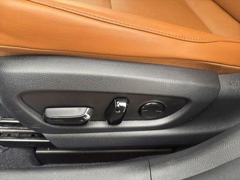 Used 2019 Lexus UX 200 image 37