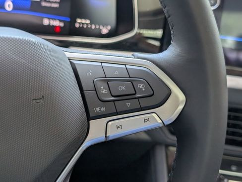 Used 2025 Volkswagen Jetta SE image 27