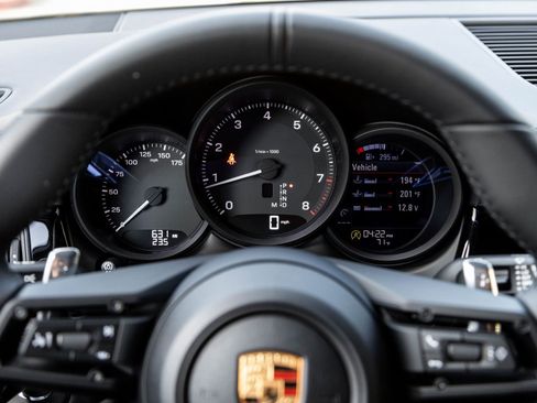 Certified 2026 Porsche Macan image 14