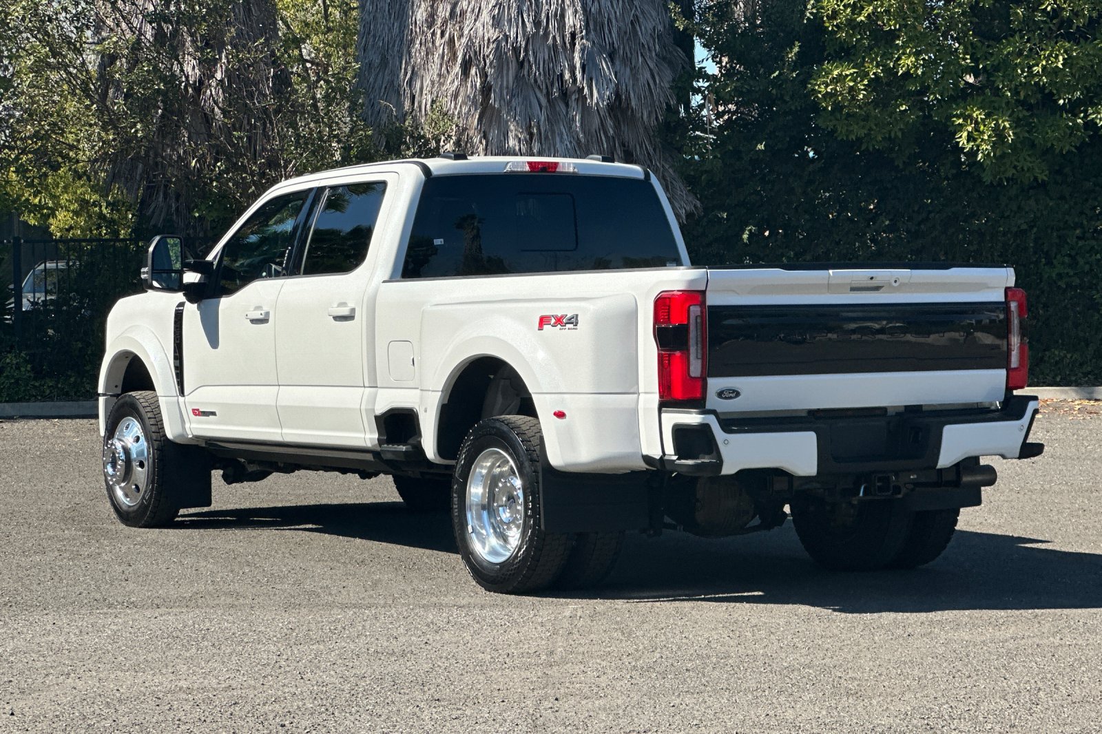 Certified 2026 Ford F450 Platinum w/ FX4 Off-Road Package AWD/4WD image 5