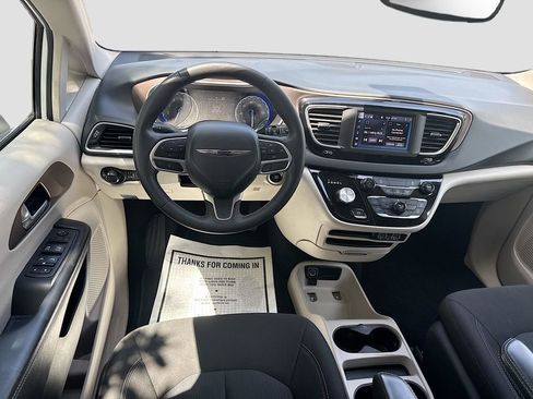 Used 2023 Chrysler Voyager LX FWD image 23