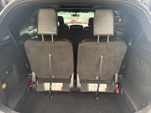 Used 2017 Ford Explorer XLT w/ Equipment Group 202A AWD/4WD image 21