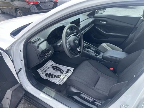 Used 2023 Honda Accord LX image 11