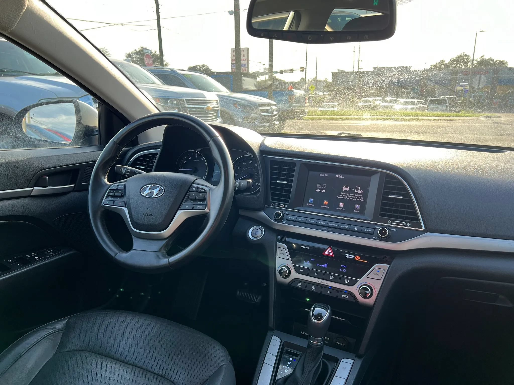 Used 2017 Hyundai Elantra Limited FWD image 15