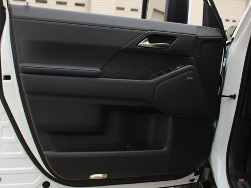 Used 2026 Lexus GX 550 w/ Accessory Package (2T) AWD/4WD image 27