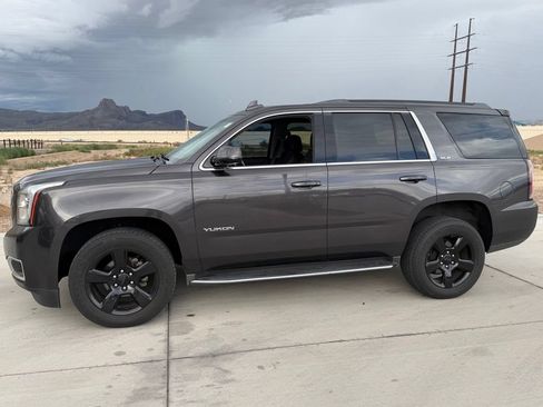 Used 2017 GMC Yukon SLE w/ Convenience Package AWD/4WD image 4