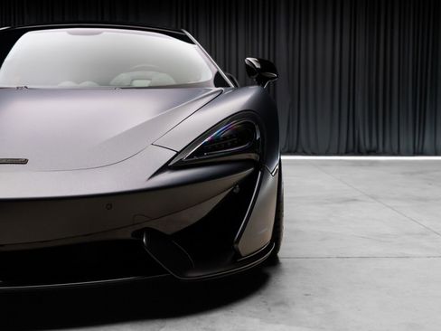 Used 2017 McLaren 570S RWD image 23
