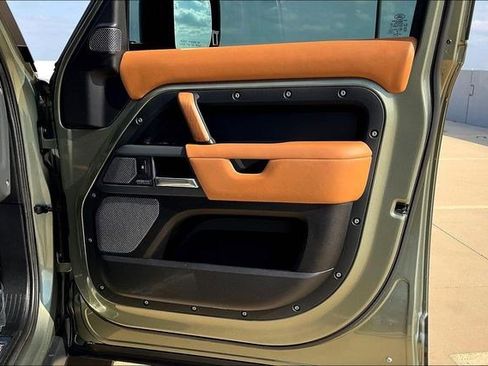 Used 2020 Land Rover Defender 110 X image 29