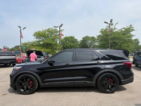 Used 2022 Ford Explorer ST w/ ST Street Pack AWD/4WD image 8