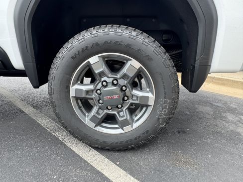 New 2026 GMC Sierra 2500 SLT w/ SLT Convenience Package AWD/4WD image 6
