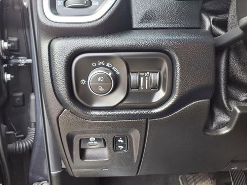 Used 2020 RAM 1500 Laramie w/ Sport Appearance Package image 15