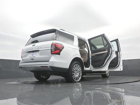 Certified 2023 Ford Expedition Limited image 35