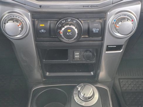 Used 2018 Toyota 4Runner SR5 Premium AWD/4WD image 16