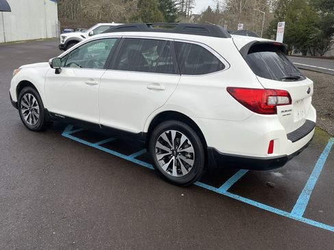 Used 2017 Subaru Outback 3.6R Limited image 3
