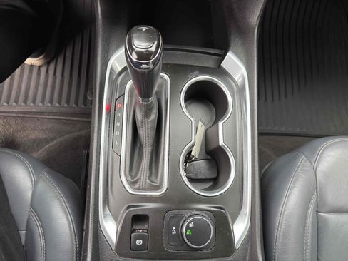 Used 2019 Chevrolet Traverse LT w/ LT Premium Package image 42