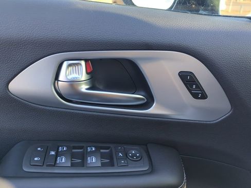 New 2026 Chrysler Pacifica Limited w/ S Appearance Package image 30