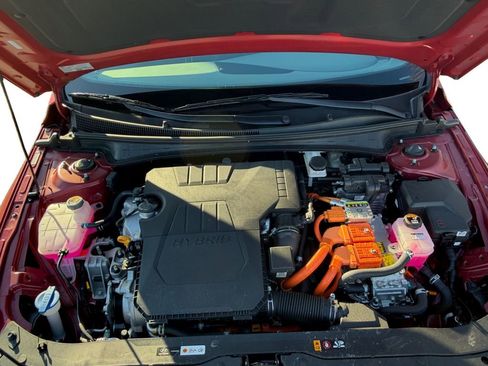 Used 2025 Hyundai Elantra SEL image 24